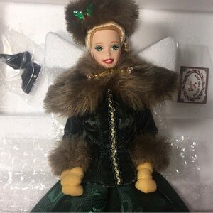 Holiday Porcelain Barbie Collection Barbie Holiday Caroler w/ Box